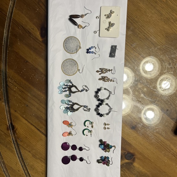 Lot of 13 Pairs Earrings Variety‎ of Styles - Picture 1 of 15